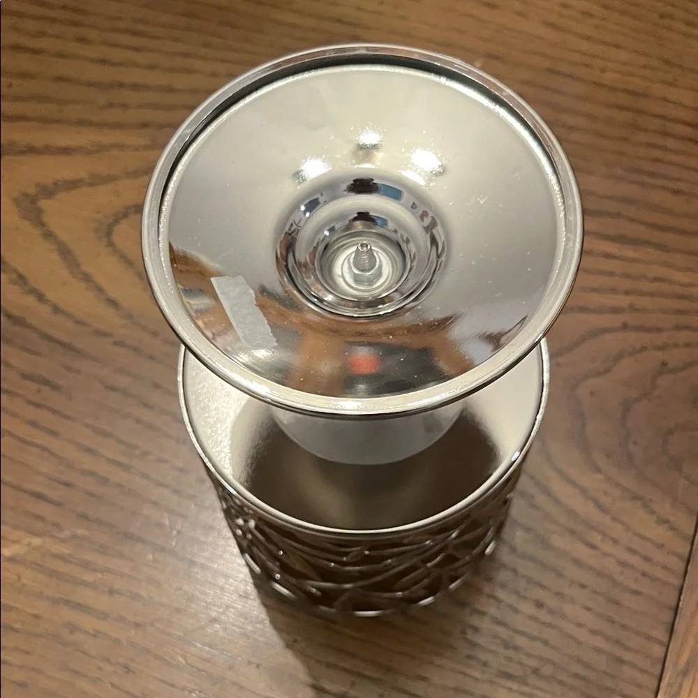Bath & Body Works Silver Leaf‎ Design Candle Holder - Picture 9 of 9